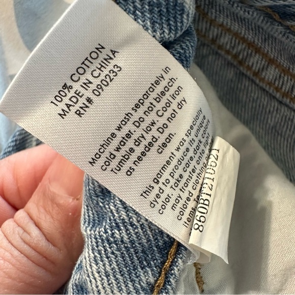 Pacsun Mom Jean size 26 distressed jeans - Picture 4 of 5